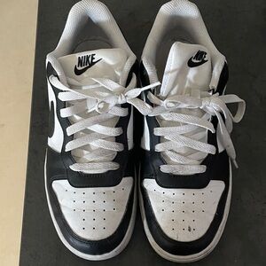 Nike Kids Black and White Low-Top Sneakers
